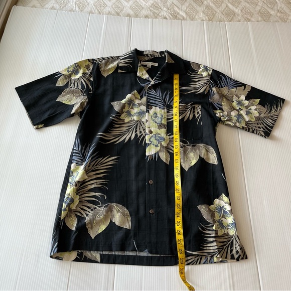 Geoffrey Beene 100% Silk Hawaiian Button Up Short Sleeve Black Tan Floral Small - Picture 8 of 10